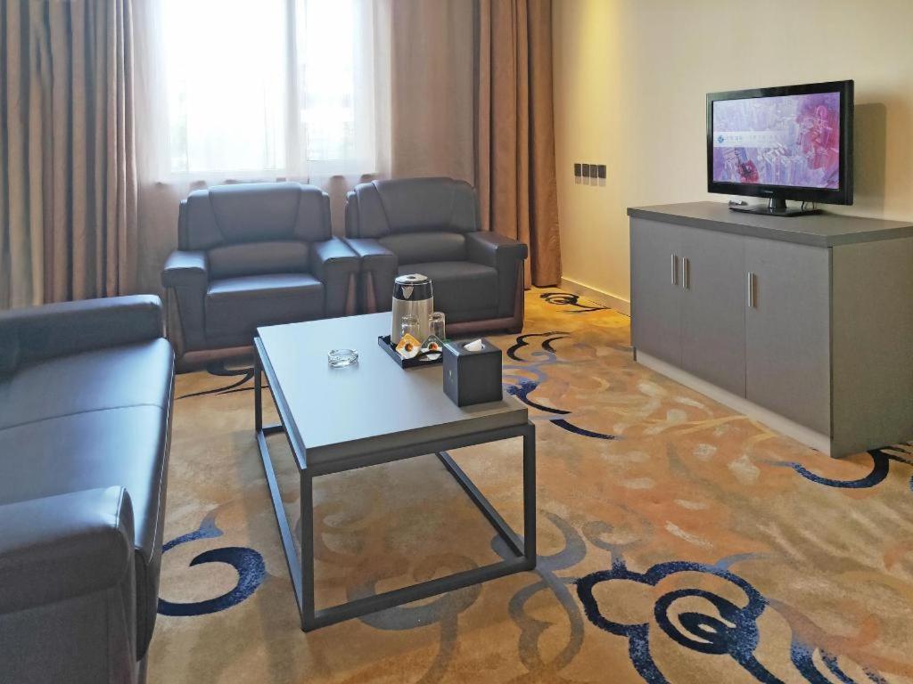 Chonpines Hotels- Shijiazhuang Fangbei Ershilipu  Экстерьер фото
